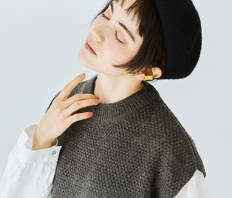 08Mab アクリルウール鹿の子編みベスト 首元寄り