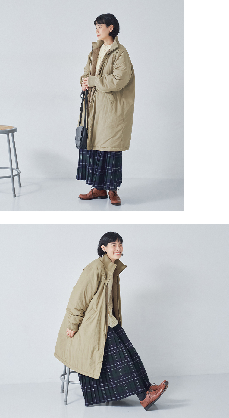 LUPILIEN by natulan  ナイロン中綿リブカラーコート　ベージュ正面と座ったイメージ