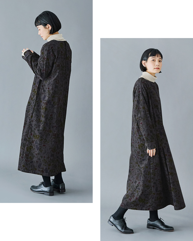 &yarn  コットンボタニカルプリントコーデュロイワンピース(グレー)の全身後ろ斜め横と前斜め横