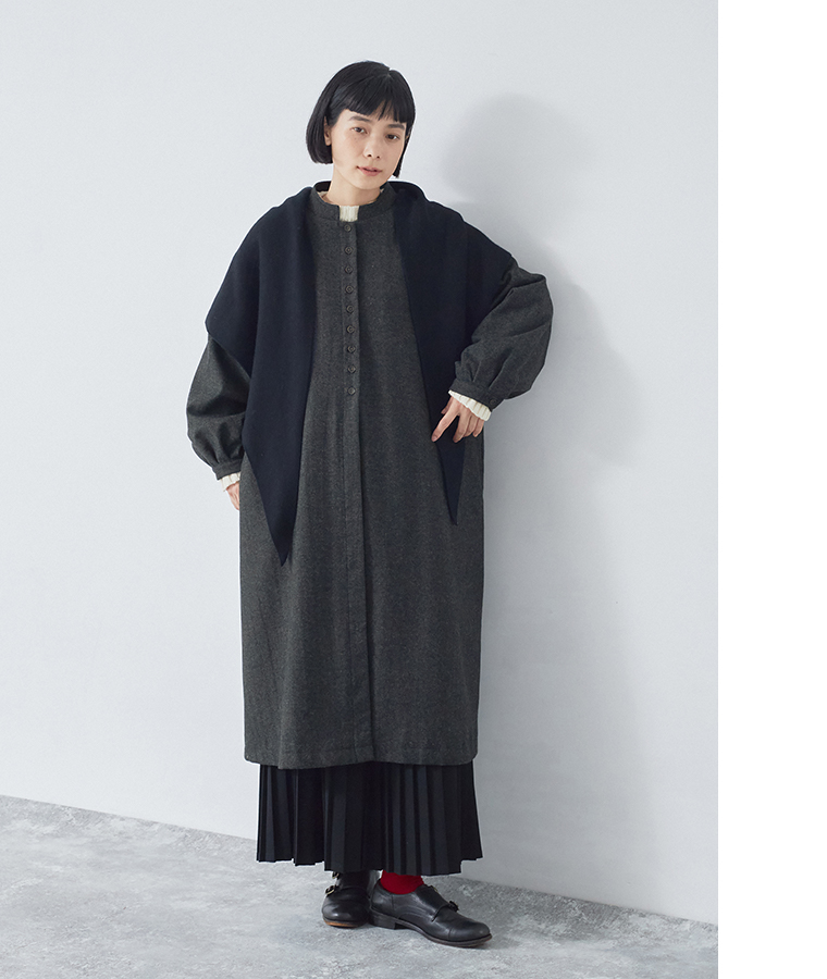 08Mab 別注ウールツイードロングコート ブラック 全身前