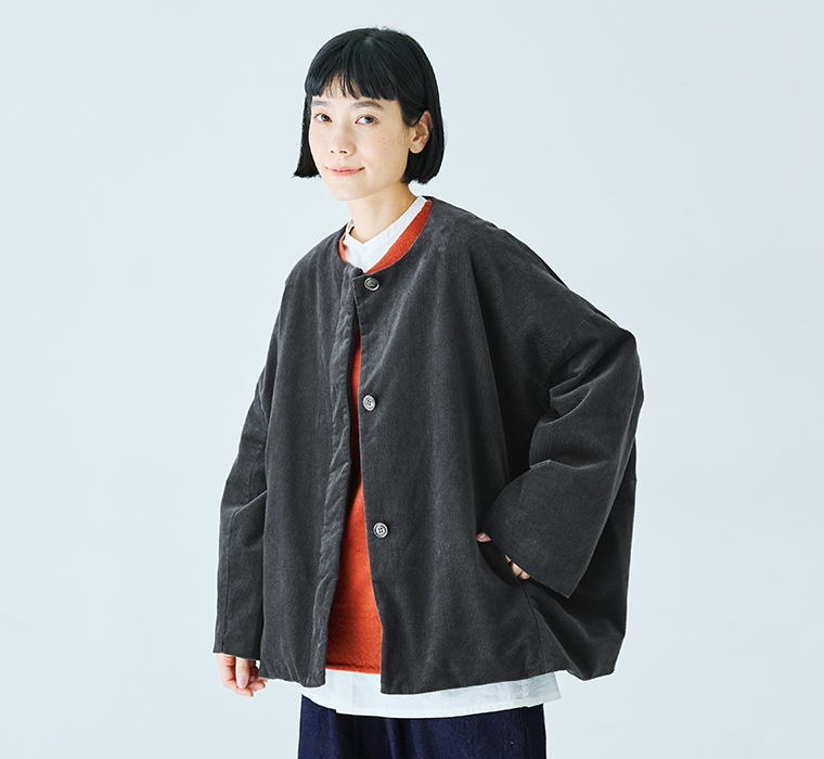 【 so 】コットン変形コーデュロイノーカラーコクーンジャケット チャコール ジャケット寄り