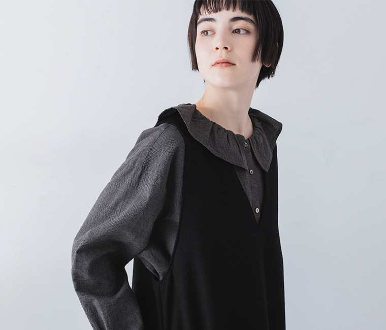 HEAVENLY  ウールミックスジャンパースカート ブラック 胸元寄り