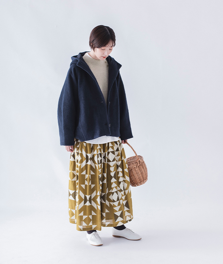 &yarn ブークレ フードショートコート　ネイビー　正面