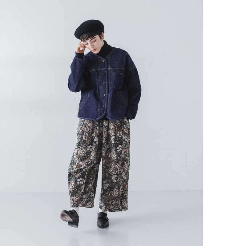 homeworking  裏ボアデニムあたたかノーカラージャケット 全身前