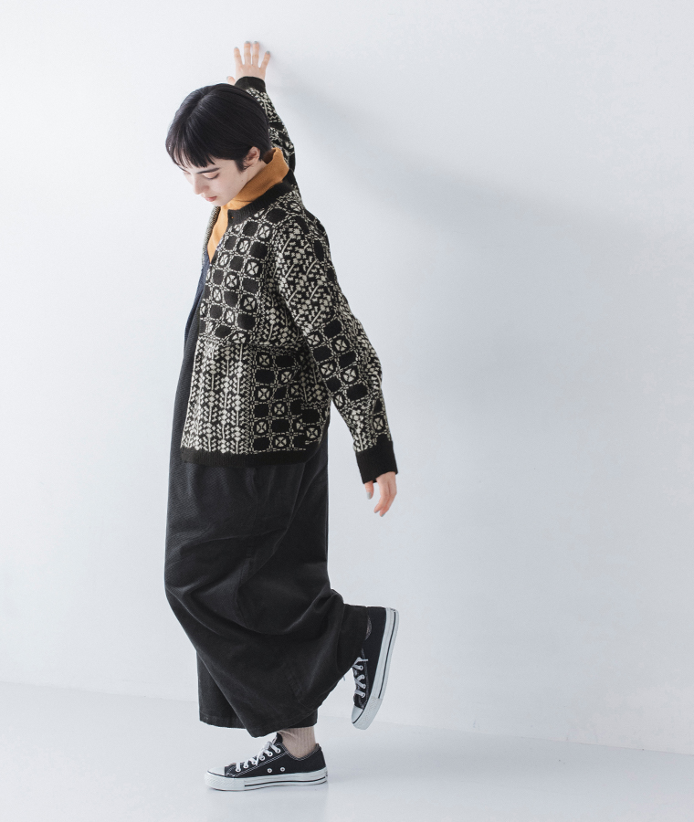 パッチワーク柄2wayカーディガン(ブラック×オートミール)の全身横