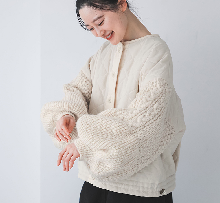 ノーカラークロップドキルティングニットブルゾンの着用アップ