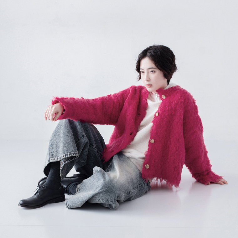 アルパカ混シャギーニットカーディガンの編地と質感