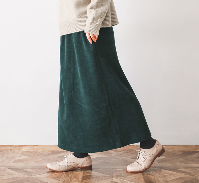 C.S RIB切替セミタイトスカート（グリーン）のサイドシルエット