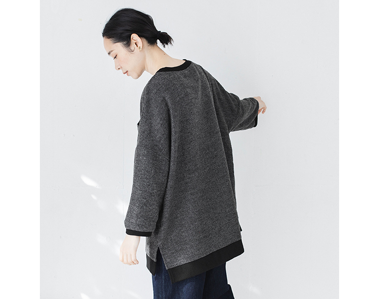 D*g*yのツイード素材リブチュニック（グレー）のバックスタイル