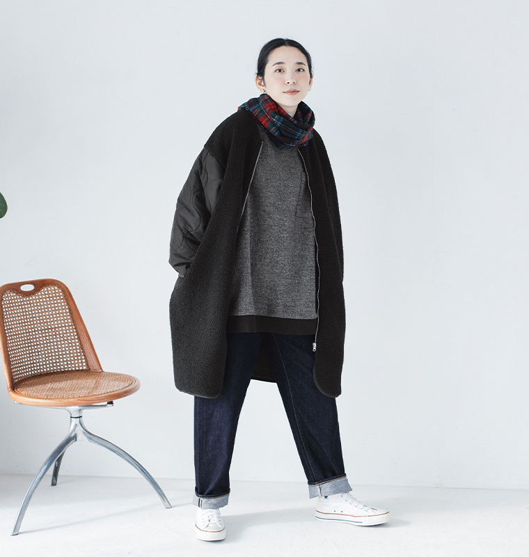 D*g*yのツイード素材リブチュニック（グレー）にアウターを重ねたレイヤードスタイル