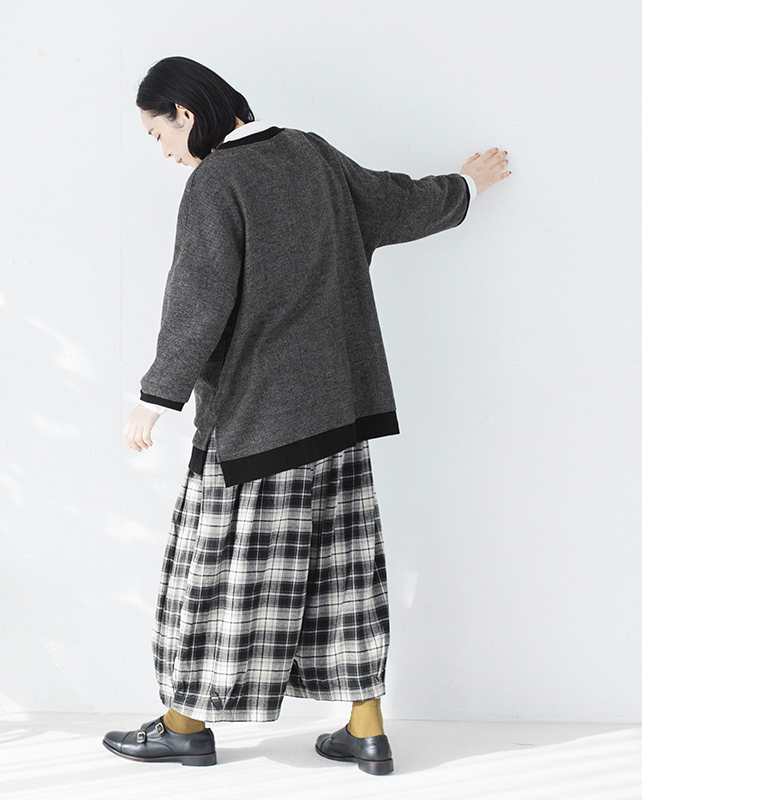 D*g*yのツイード素材リブチュニック（グレー）のバックスタイル