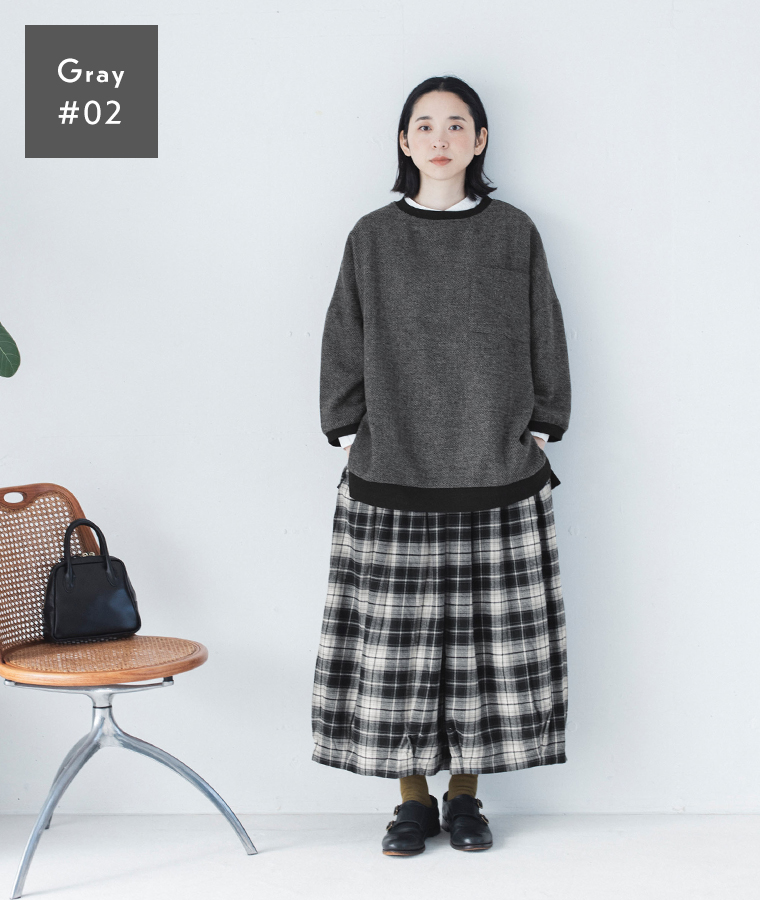 D*g*yのツイード素材リブチュニック（グレー）をチェックパンツと合わせたコーディネート