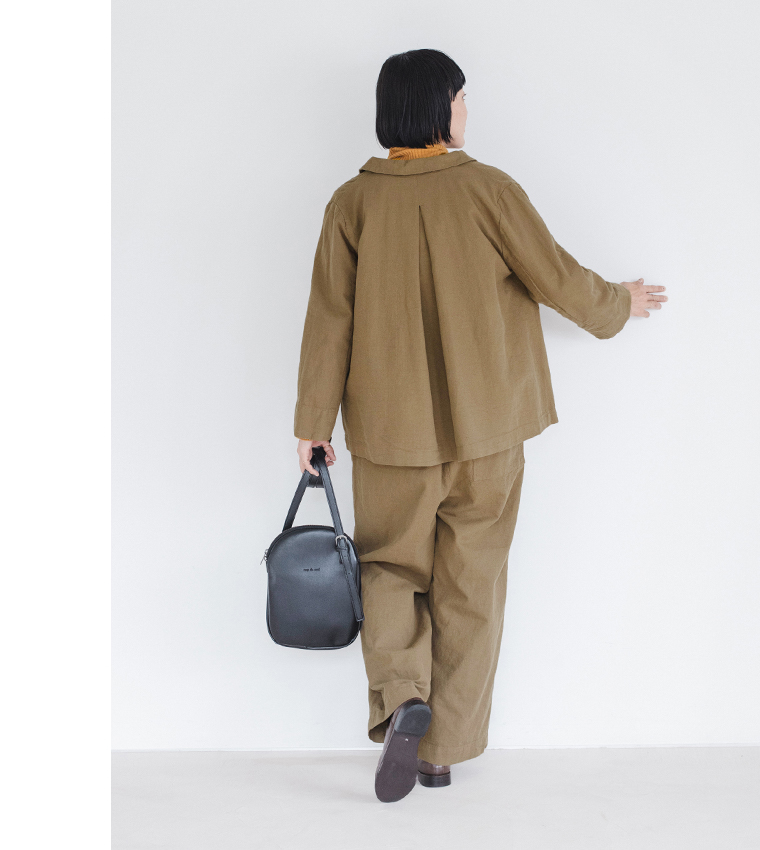 SO福袋のアイテムを着用した後ろ姿コーディネート