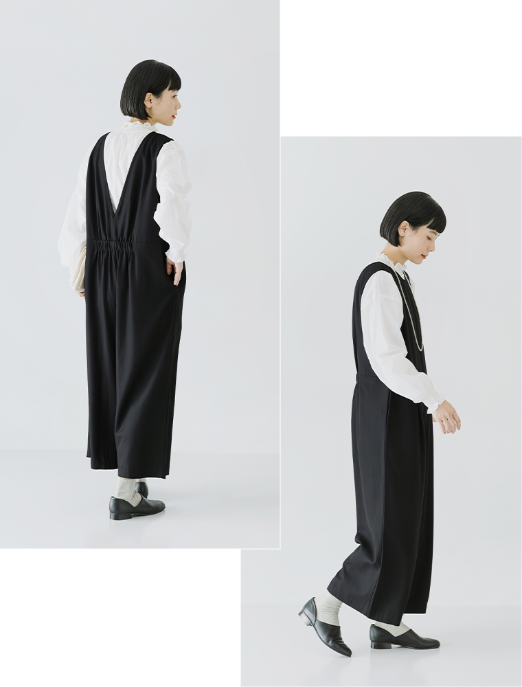 コットンレーヨンサロペットの後ろ姿と横向きシルエット。すとんと落ちるストレートラインが魅力。
