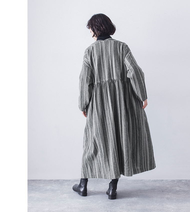 リネンコットンオリジナルランダムストライプドレスのバックシルエット