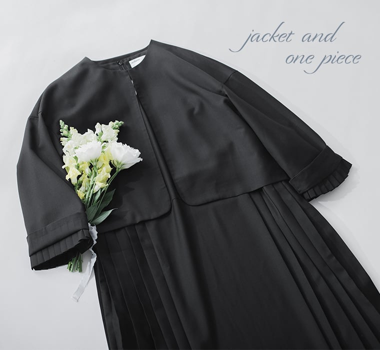 olet ihana 別注｜2wayジャケットプリーツアンサンブル ブラックの平置き商品画像（小さな花束付き）