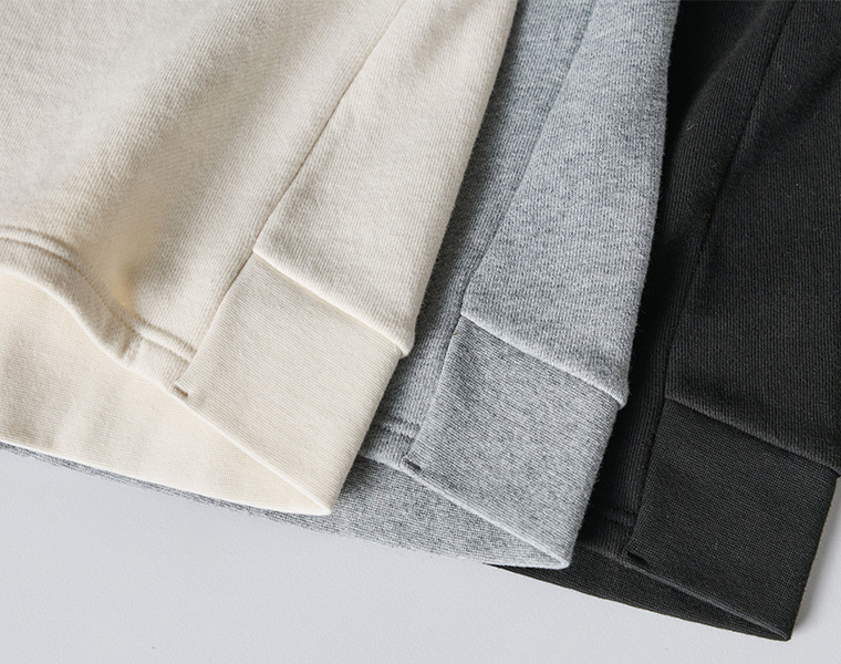 裏毛ベストの裾ディテール（トップグレー・ブラック・キナリの3色）