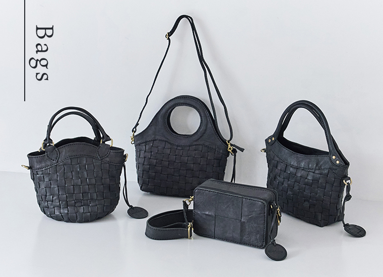 zuccheroのブラックシリーズのレザーバッグ4型を並べたイメージ