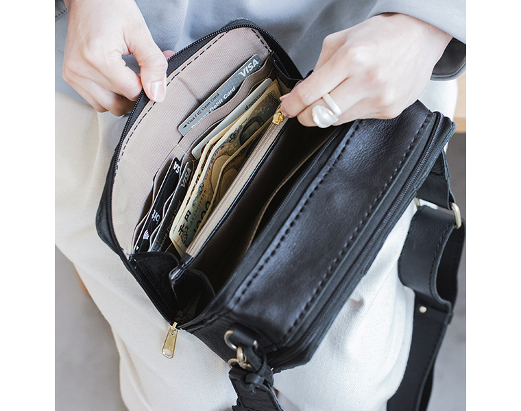 zuccheroのレザーメッシュお財布ショルダーの内側収納イメージ