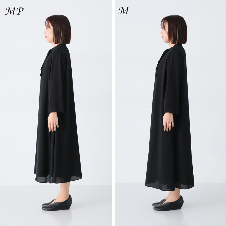 ボウタイAラインワンピースのMPとMサイズを着たスタッフ(158cm)のサイド比較