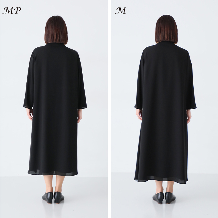 ボウタイAラインワンピースのMPとMサイズを着たスタッフ(158cm)のバック比較