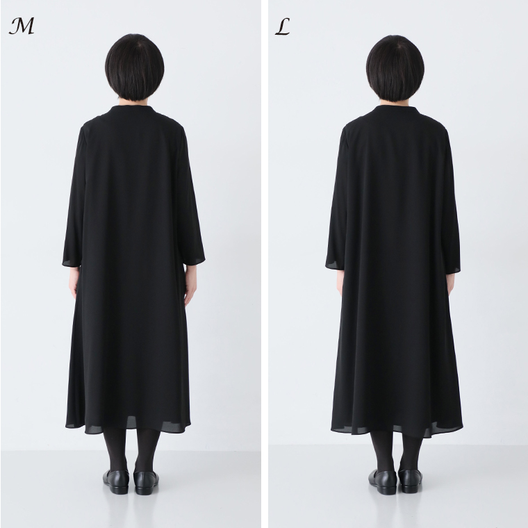 ボウタイAラインワンピースのMとLサイズを着たスタッフ(163cm)のバック比較