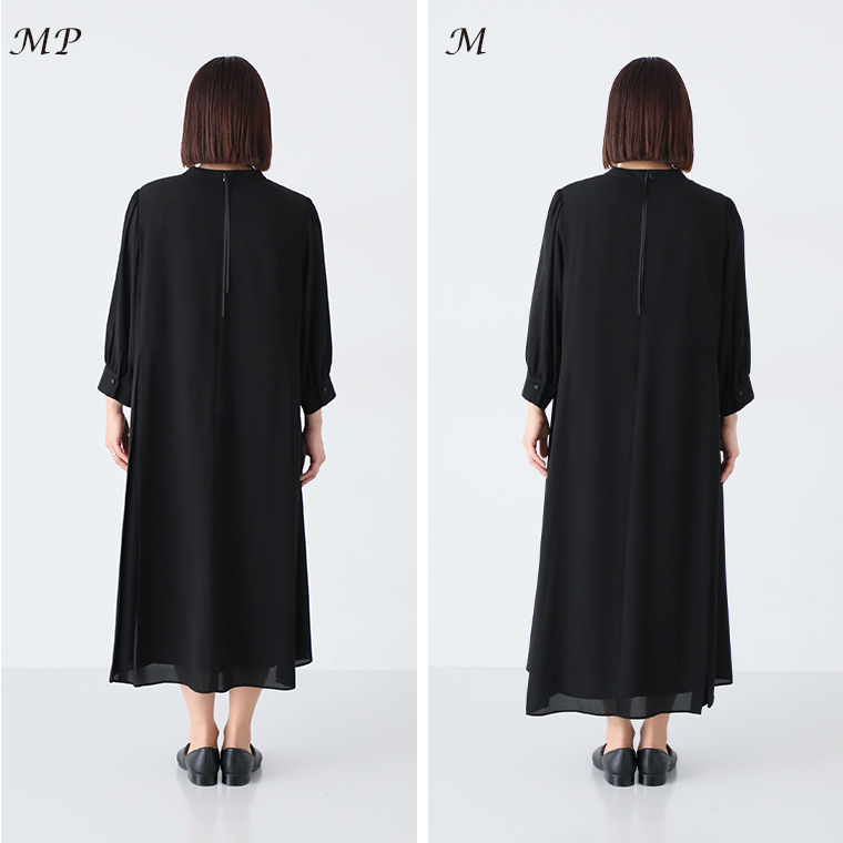 ボタンフレアワンピースのMPとMサイズを着たスタッフ（158cm）のバック比較