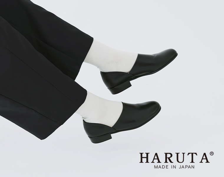 レディースポック スコッチガードを着用した足元コーディネート（ブラック）