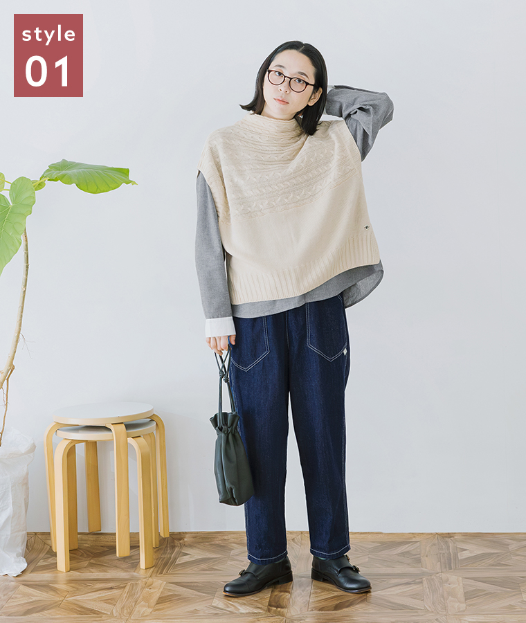 別注｜デニムカーゴワークパンツを着用したモデルの全身正面カット