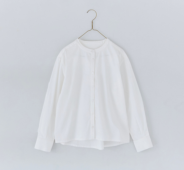 &yarn フォーマル用 白ブラウス 前開きデザイン インナーに使いやすいシンプルブラウス