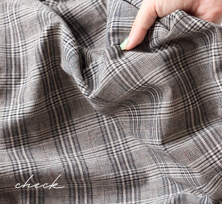 チェックの生地アップ