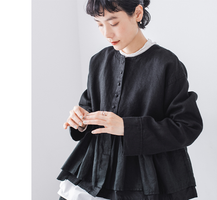 リネン切替ペプラムジャケットのブラックの前身頃ディテール