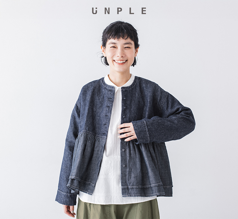 UNPLE のリネン切替ペプラムジャケットを着用した正面コーディネート