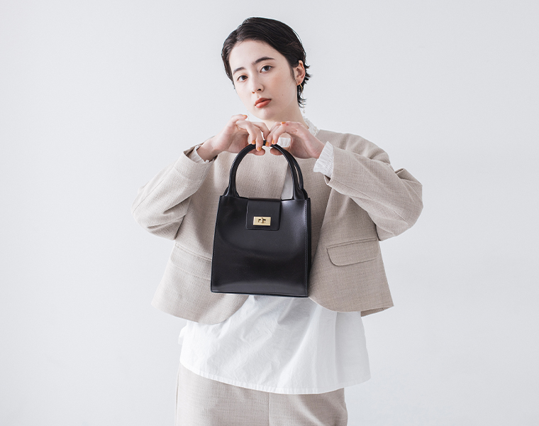 TIDEWAY MOSS METALツイスト トートバッグの正面デザイン（ブラック）