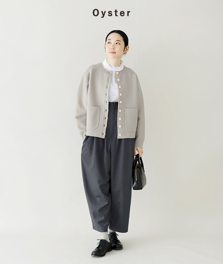 Bliss bunch ポリエステルニット変形ラグランカーディガン（オイスター）着用の女性モデル全身コーディネート