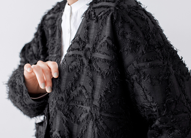 &yarn ジャガードジャケット ディテール 立体感のあるジャガード織 ブラック