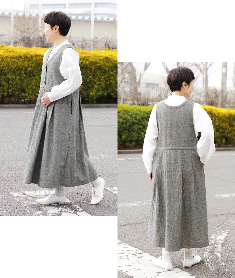 homeworking ダンガリージャンパースカートの全身横後ろ