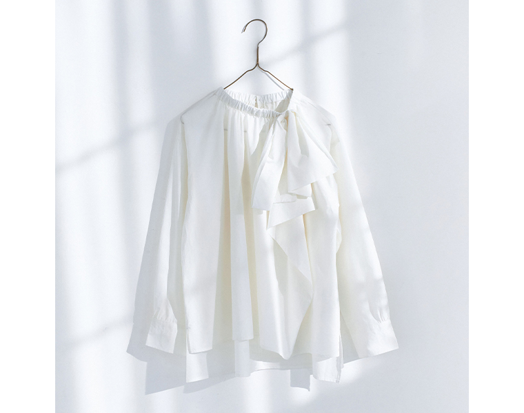 nop de nod テンセルコットンアシンメトリーリボンブラウス（オフホワイト）の壁掛けイメージ
