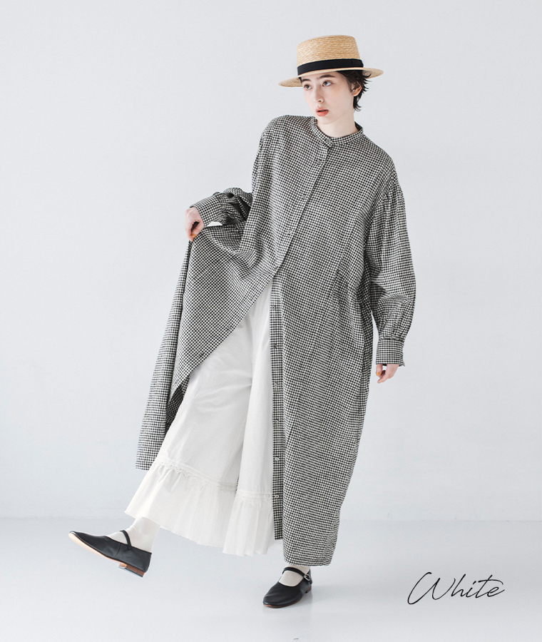 裾フリルぺチパンツ(ホワイト)のワンピースと合わせた全身コーディネート