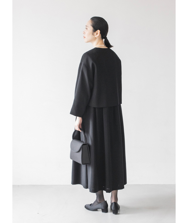 Luuna miu 【慶弔両用】大切な日のジャケット＆ワンピースセット 弔事スタイル 全身後ろ