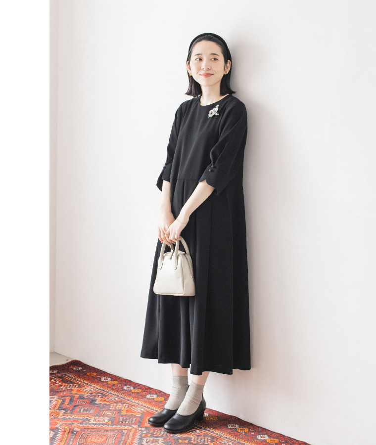 Luuna miu 【慶弔両用】大切な日のジャケット＆ワンピースセット セミフォーマル 全身斜め前