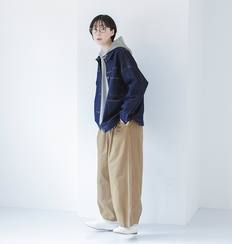 &yarn デニムカバーオール フーディコーディネート 全身前