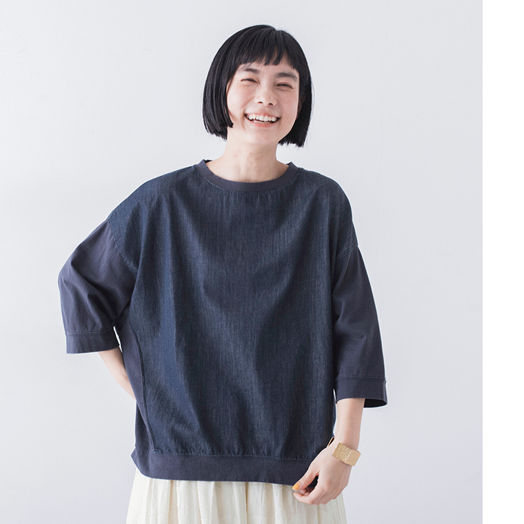 ドロップショルダーが特徴のインディゴデニムプルオーバー フロントデザイン