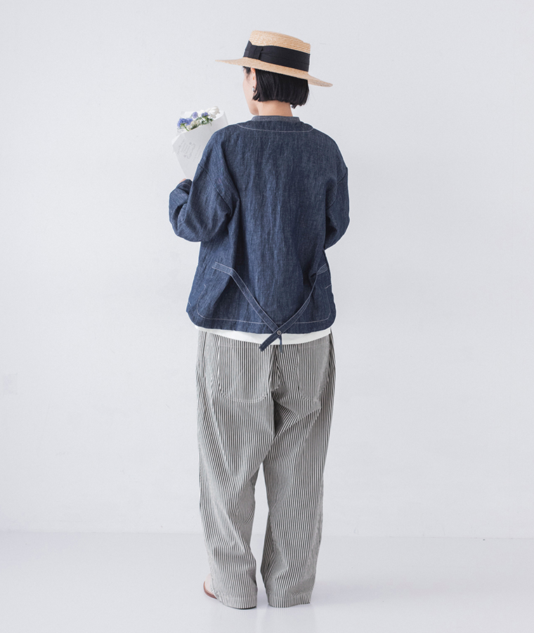ゆったりシルエットのインディゴデニムジャケット バックスタイル