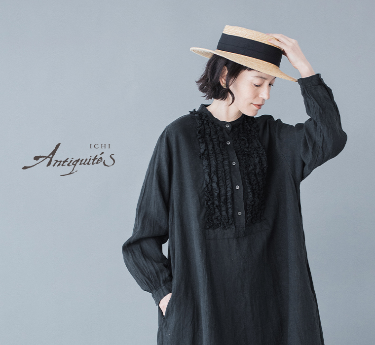ICHI Antiquites フレンチリネンフリルワンピース(ブラック)着用の上半身寄りカット