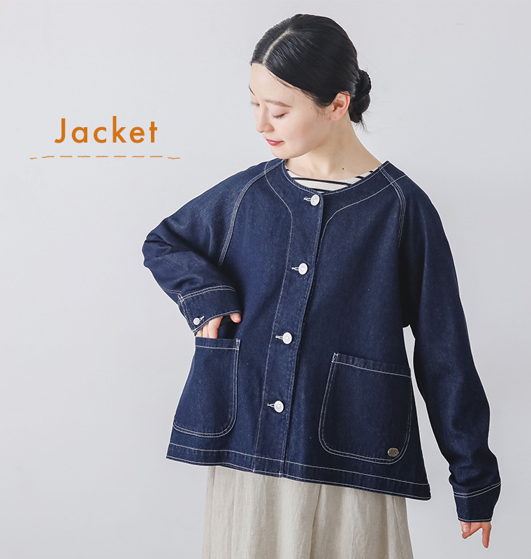 NORTHERN TRUCKのデニムカバーオールを着用したモデルの正面上半身カット