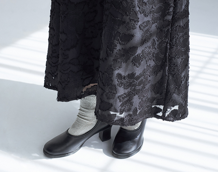 フラワーカットジャカードワンピースの裾カット