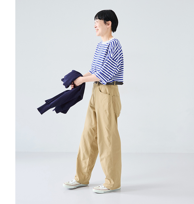 &yarn ボーダープルオーバー スタッフ着用 ブルー 全身横