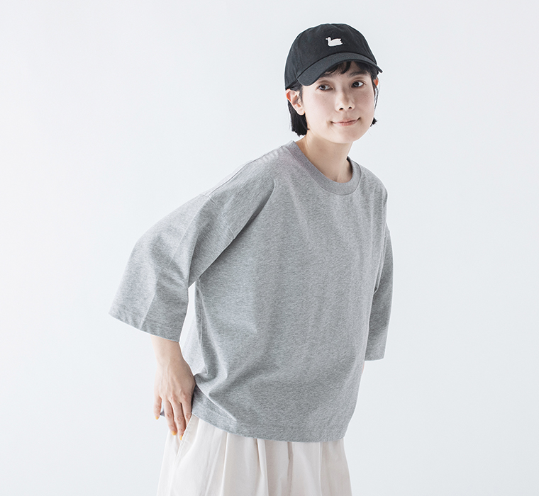 &yarn 1枚で着映えるワイドプルオーバー 無地　上半身寄り