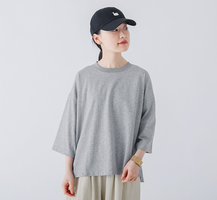 &yarn 1枚で着映えるワイドプルオーバー 無地　上半身寄り